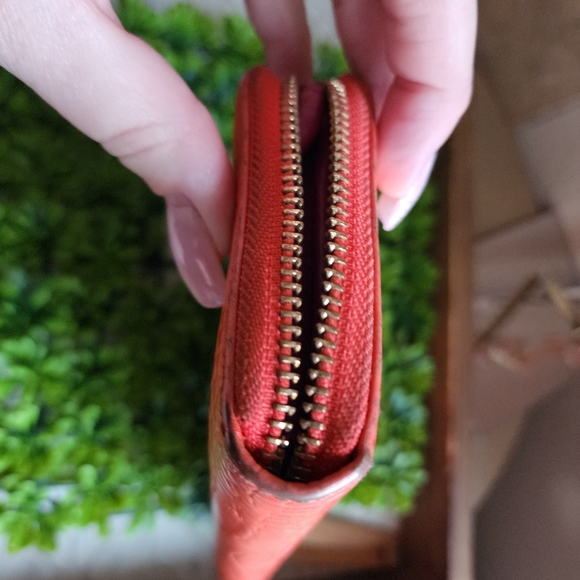 Henri Bendel Zippy Long Wallet Orange - Picture 4 of 12